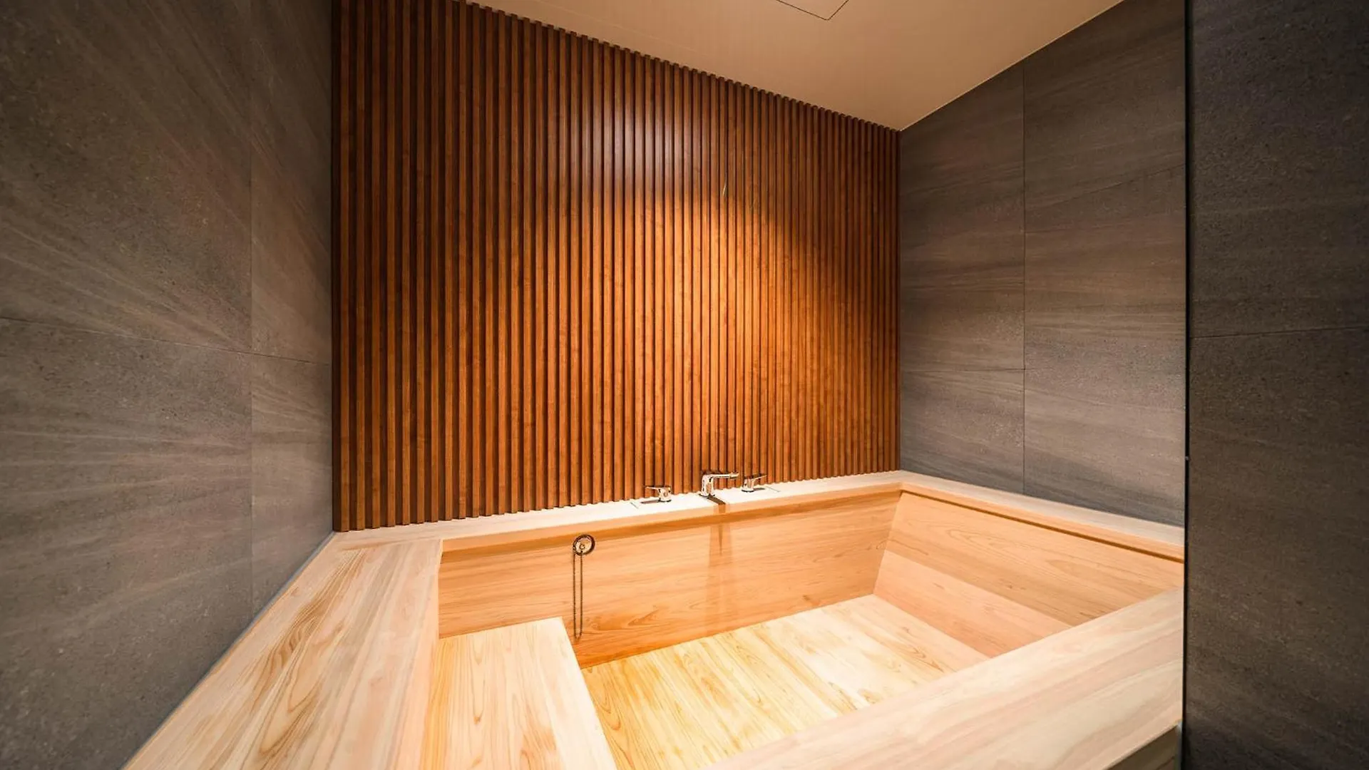 Hotel New Castle Bupyeong Incheon 2*,  Korsel