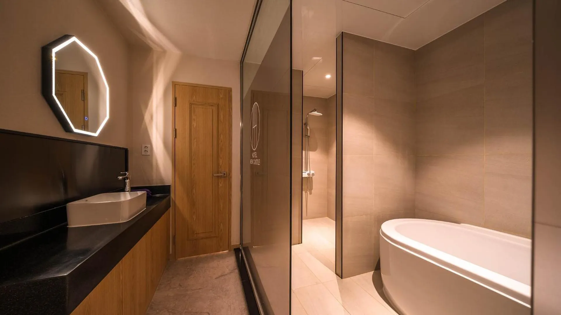 Hotel New Castle Bupyeong Incheon 2*,